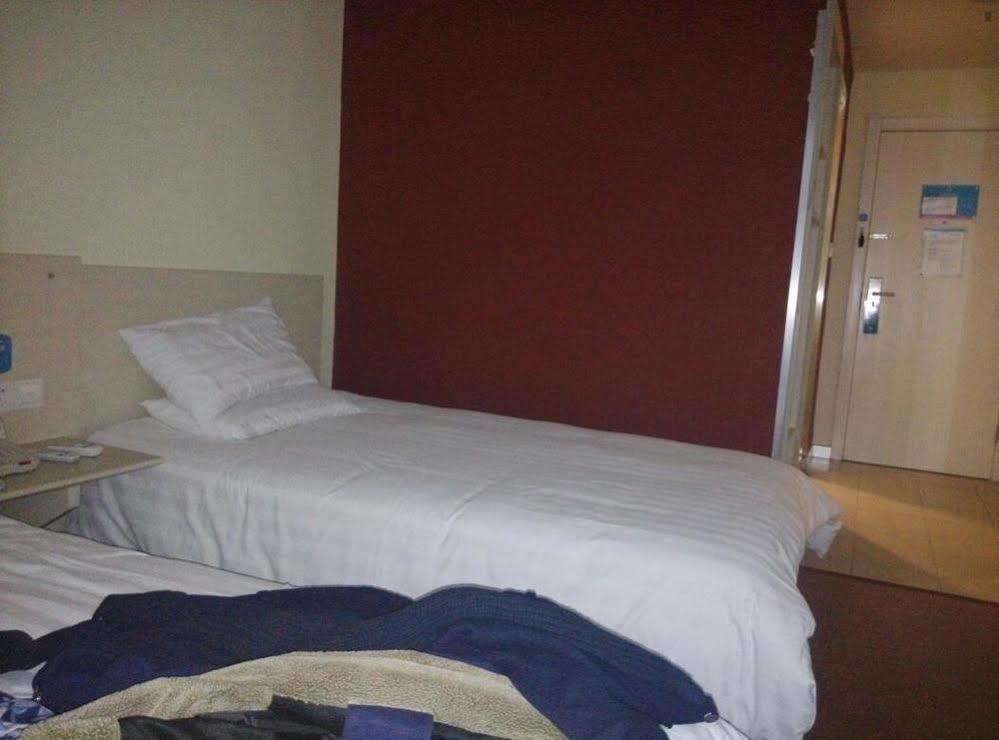 Hanting Hotel Yibin Zhongshan Street Екстериор снимка